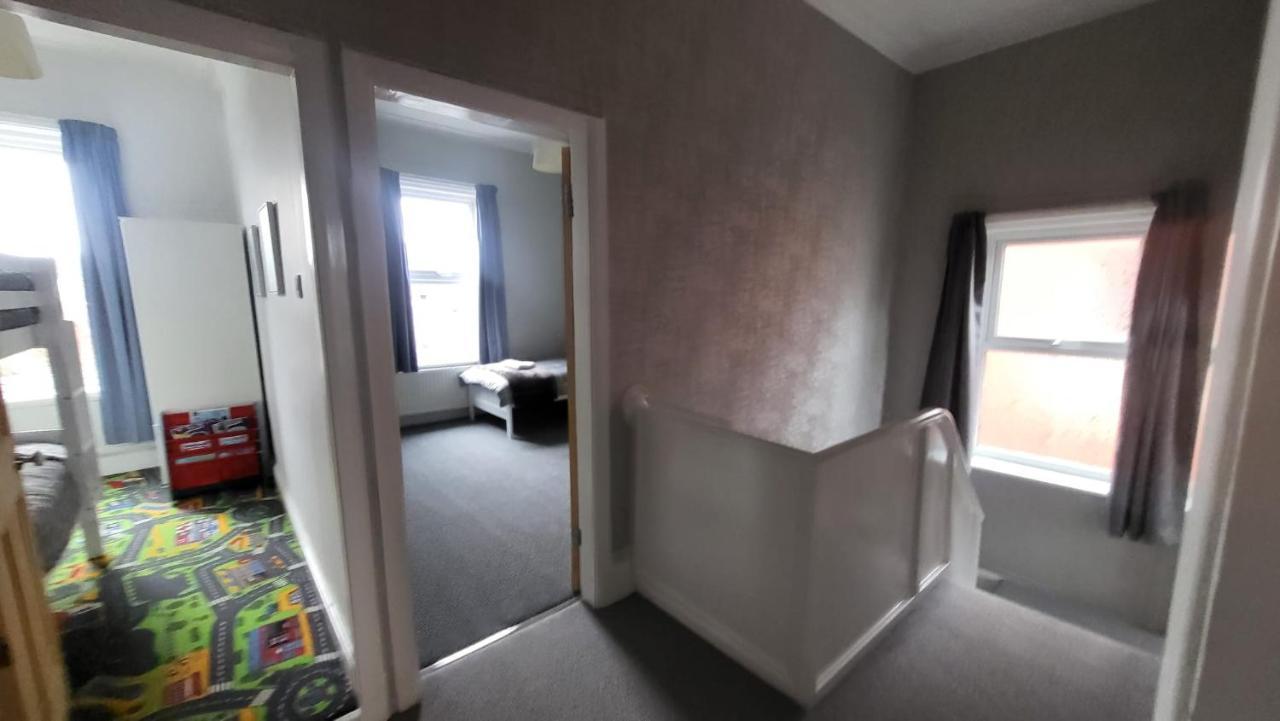 Stay - At Southport Holiday Home - Sleeps 6 Экстерьер фото